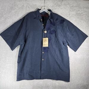 Bamboo Cay Embroidered Leaves Button Up Men XL Extra Large Blue Short Sleeve NWT